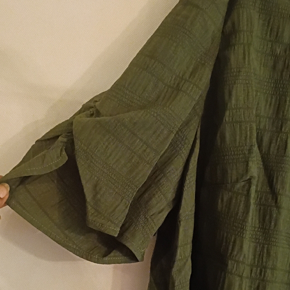 BloomChic Forest Green Textured Blouse - Picture 1 of 9